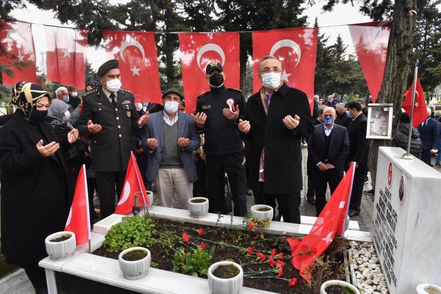 Sancaktepe’de 18 Mart Şehitleri Anma Günü Dolayısıyla Şehitlerimizin Mezarları Ziyaret Edildi