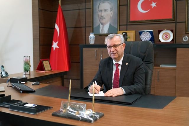 Başkan Mustafa Helvacıoğlu, Kadir Gecesi nedeniyle mesaj yayımladı