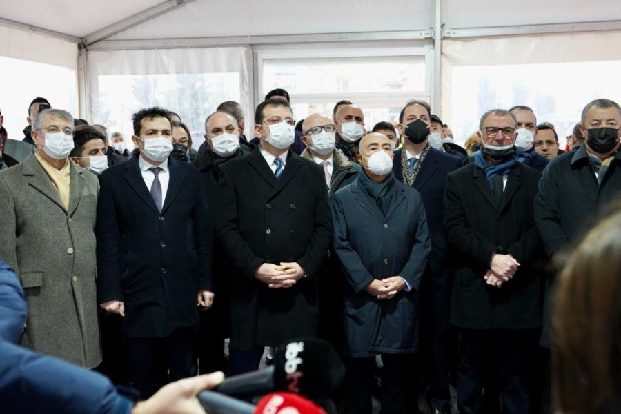 İBB Başkanı Ekrem İmamoğlu, Çekmeköy-Sancaktepe-Sultanbeyli Metrosu’nda incelemelerde bulundu