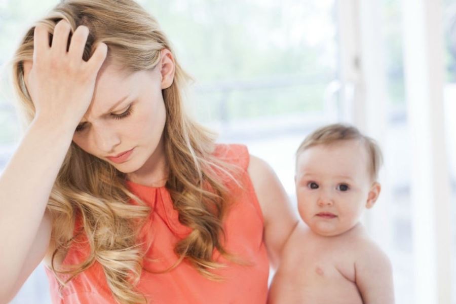 Lohusalık depresyonu sadece anneyi değil bebeği de etkiliyor