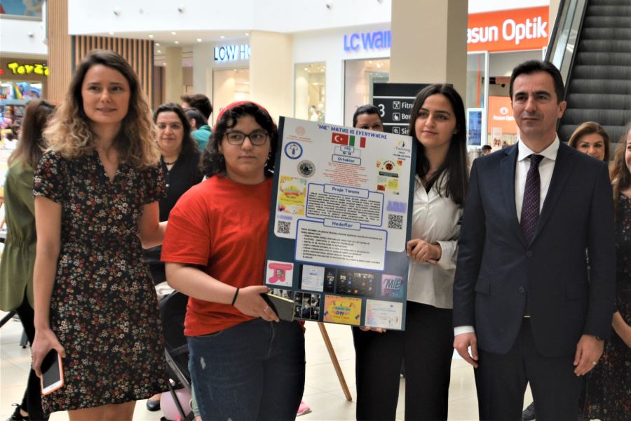 Şehit Ömer Halisdemir Anadolu Lisesi eTwinning Projesini sergiledi