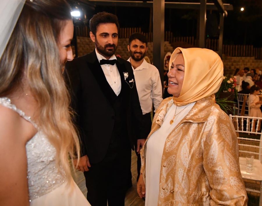 Sancaktepe Belediye Başkan Yardımcısı Kemal Ayyıldız, oğlunu evlendirdi