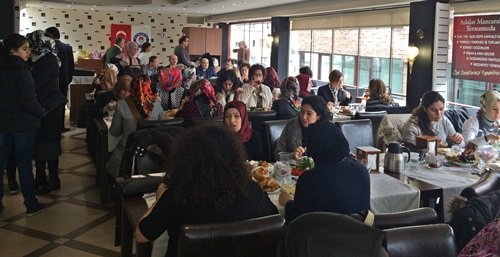 Eğitim-Bir Sen İstanbul 4 No?lu Şube, kadın üyeleriyle kahvaltıda bir araya geldi