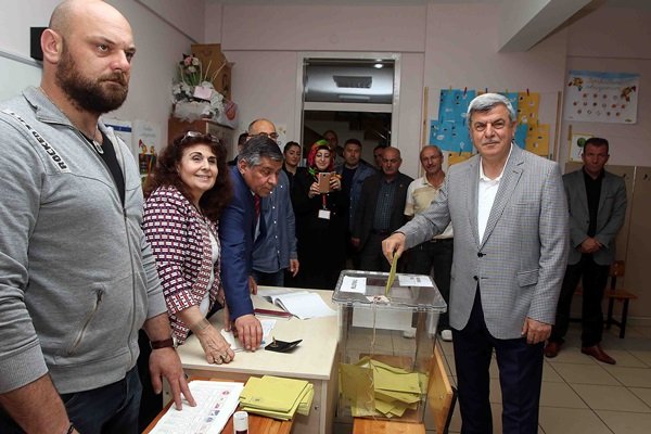 Başkan Karaosmanoğlu ?Seçimler demokrasi bayramıdır?