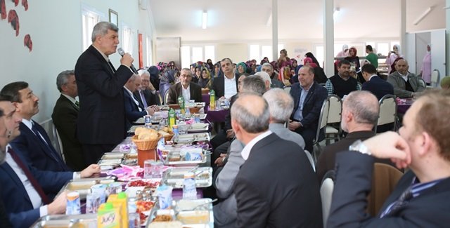 Başkan Karaosmanoğlu, Kuran Kursu öğrencileri ile biraraya geldi