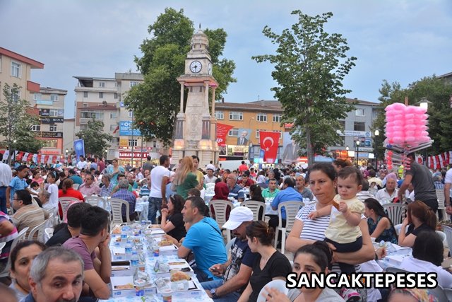 CHP Sancaktepe?nin iftarında Sevgi Sofraları kuruldu