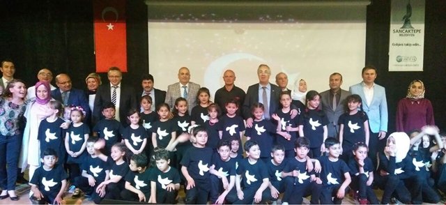 Suriyeli Minik Öğrencilerin `Okuma Bayramı` Sevinci