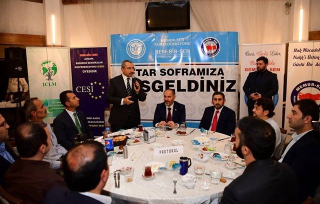 BEM-BİR-SEN üyeleri Niyazi Karakoç`un iftar davetinde buluştu