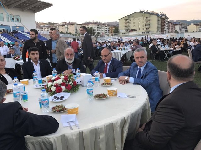 Ümraniye Belediyesi Tunceli`de Gönül Sofraları Kurdu
