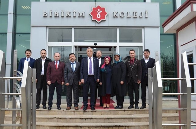 Kaymakam Adnan Çakıroğlu, Özel Sancaktepe Birikim Kolejini ziyaret etti
