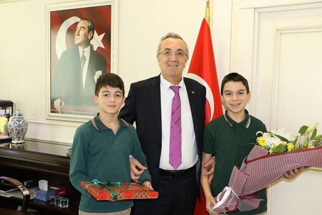 Şehit Abdullah Tayyip Olçok İmam Hatip Ortaokulu Öğrencileri Kaymakam Adnan Çakıroğlu ile röportaj yaptı