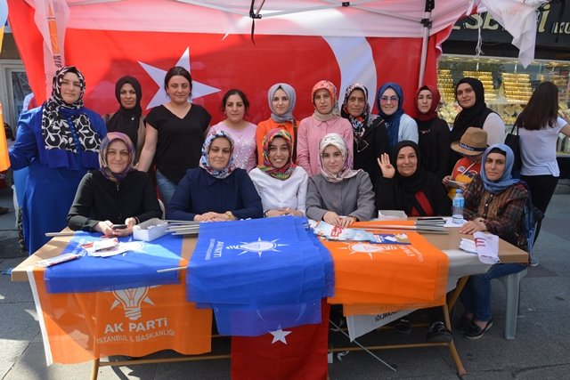 AK Parti Sancaktepe Kadın Kolları seçmeni bilgilendiriyor