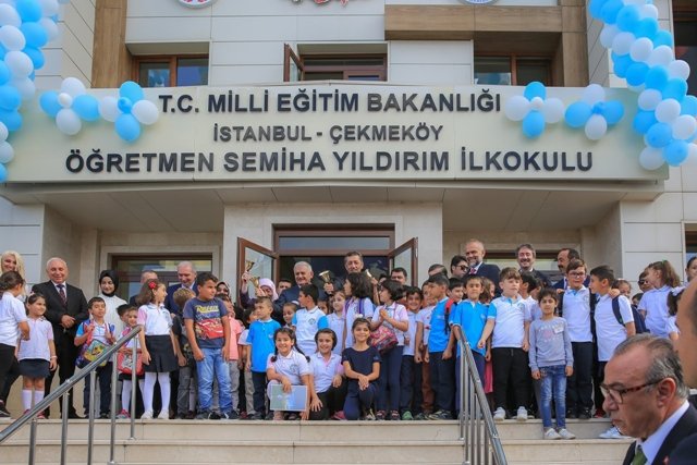 Çekmeköy`de Yeni Eğitim Öğretim Yılı görkemli başladı