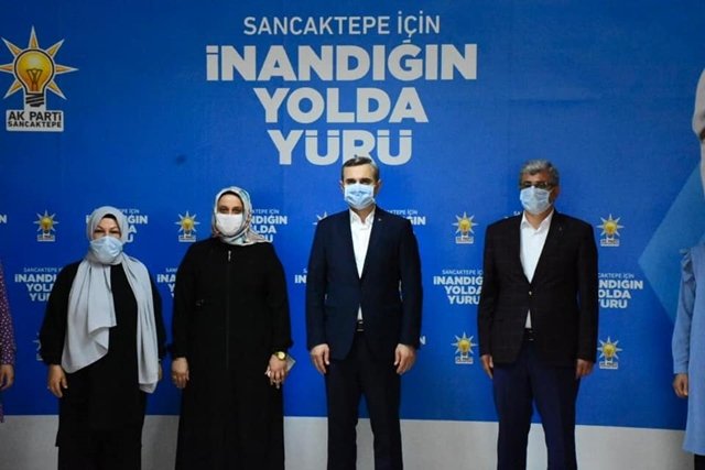 AK Parti İstanbul İl Başkanı Şenocak, Sancaktepe ilçe başkanlığını ziyaret etti