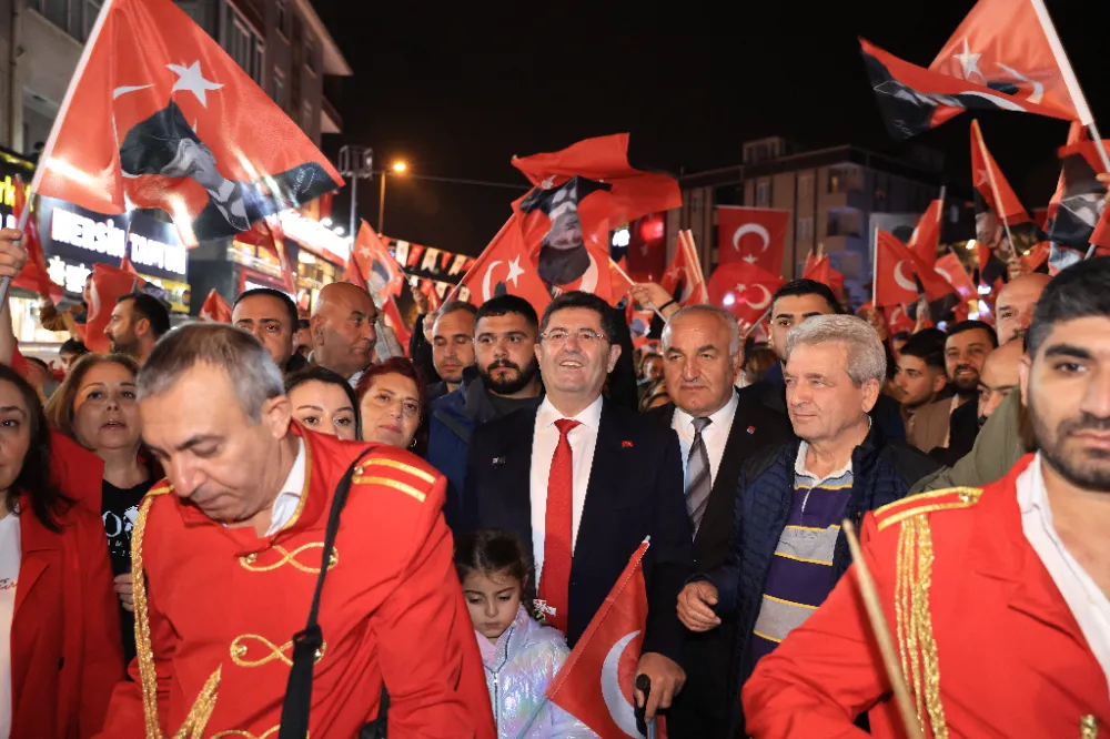 ÇEKMEKÖY’DE CUMHURİYET BAYRAMI COŞKU İLE KUTLANDI