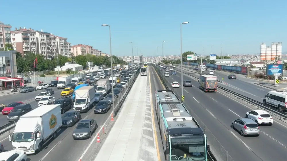 Küçükçekmece ve Yenibosna arasındaki metrobüs yolu yenilenecek