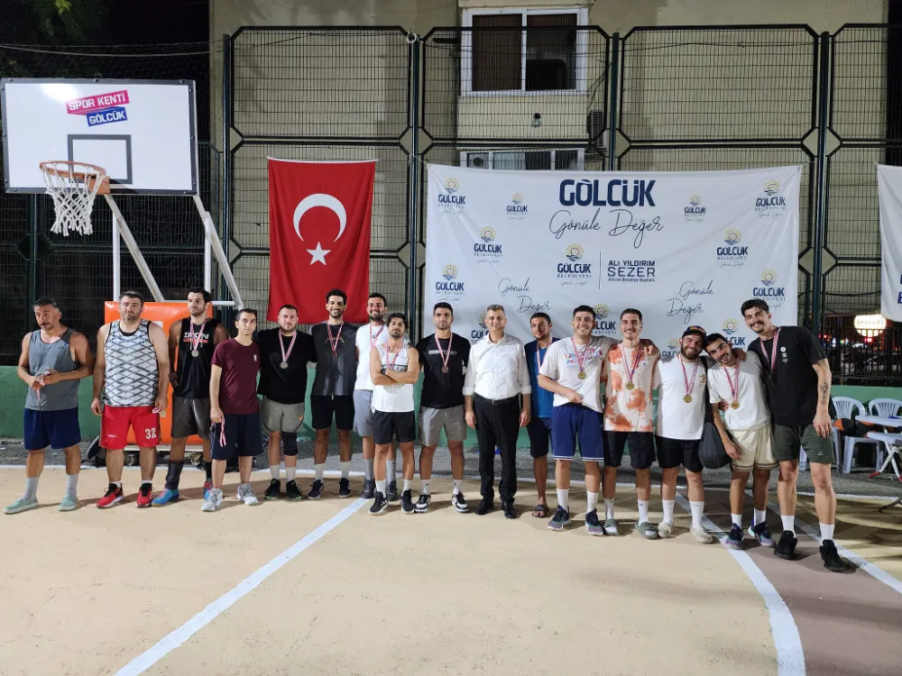 ŞÖLENE DÖNÜŞEN SOKAK BASKETBOLU REKOR KATILIMLA SONA ERDİ