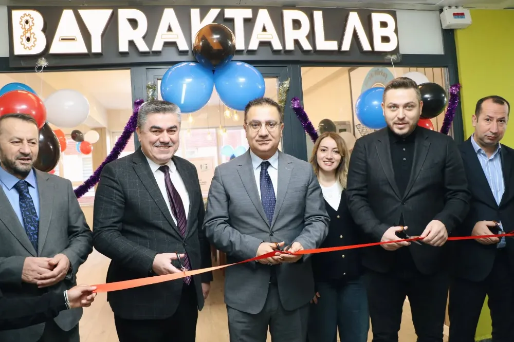 Kaymakam Naif Yavuz, Bayraktarlab Robotik Kodlama Sınıfı’nın Açılışına Katıldı