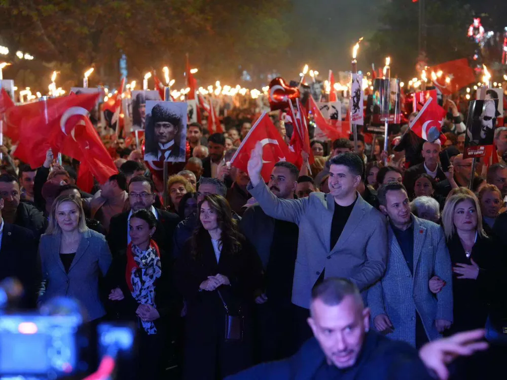 Ataşehir’de Cumhuriyetimizin 102. Yıl dönümü büyük coşkuyla kutlandı