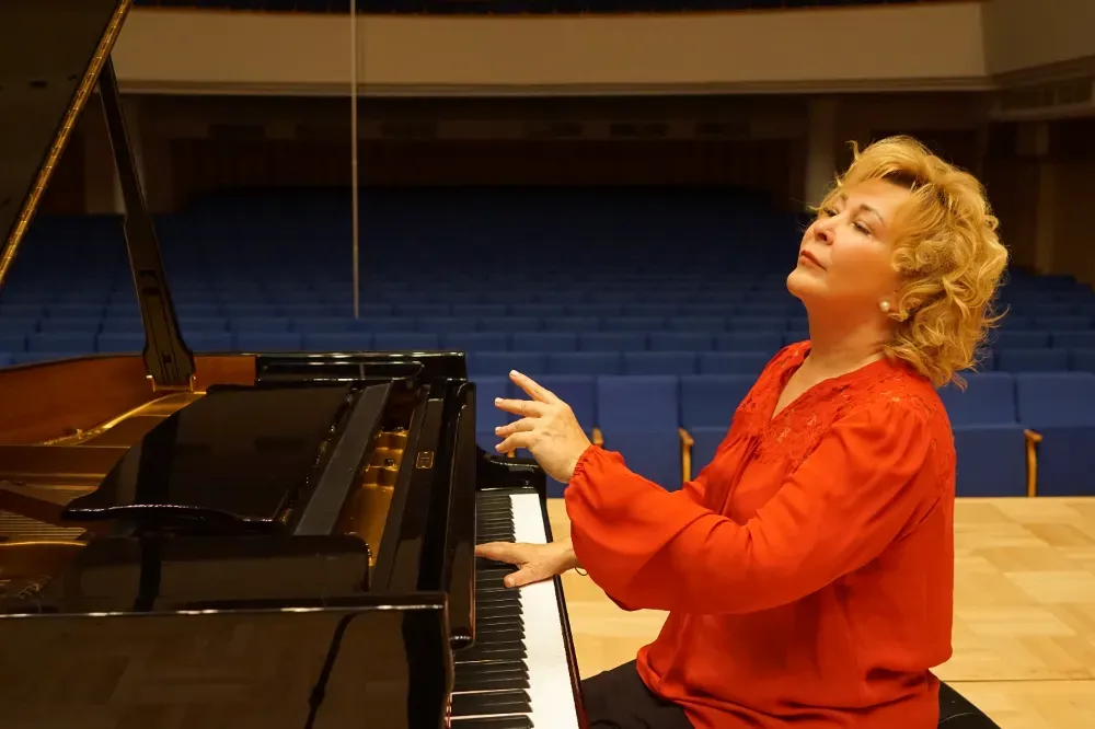 Gülsin Onay ile 2025