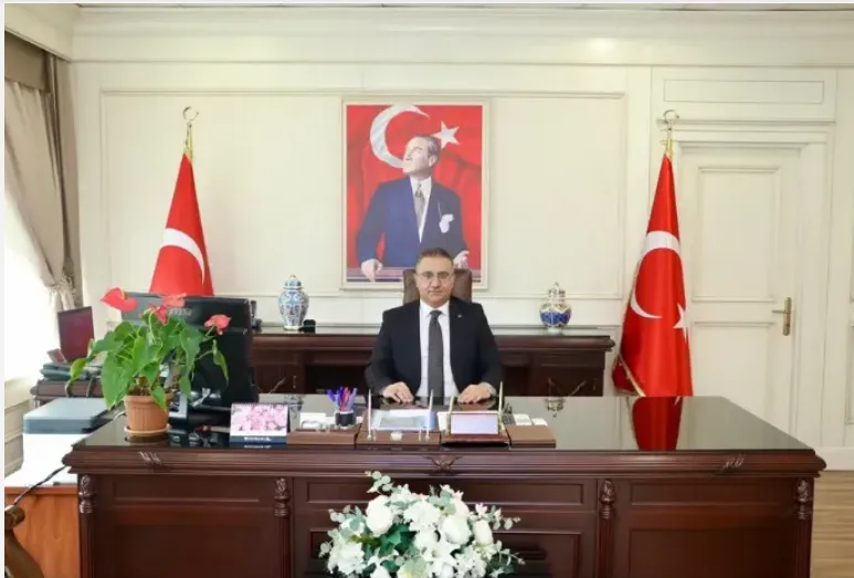 Kaymakam Naif Yavuz Hemşireler haftasını kutladı