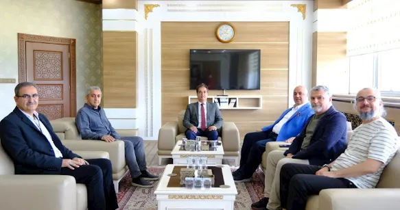 Gazetecilerden Sivas Cumhuriyet Üniversitesi
