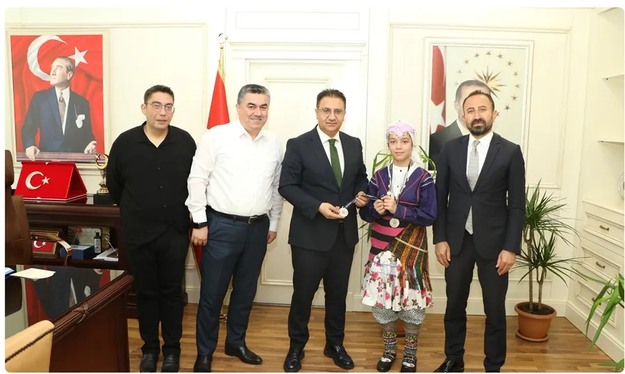 Ayşe Çarmıklı Ortaokulu