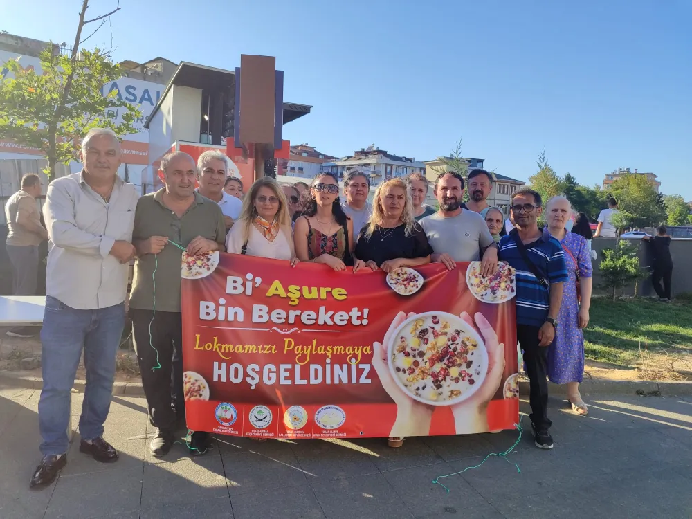 Tokatlılar Sarıgazi’de Aşure Lokması Paylaştı