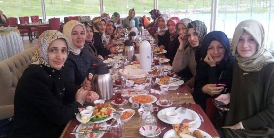 Başakşehir`de yaşayan, Rize-Ardeşen`li hanımlar Kahvaltıda buluştu