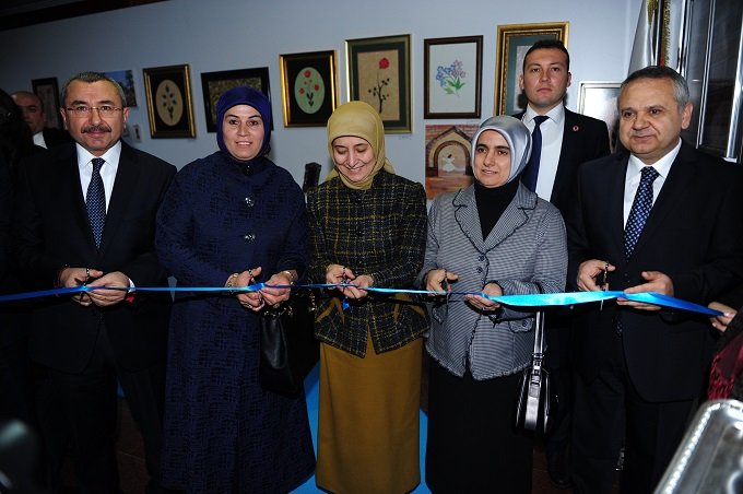 Sare Davutoğlu Sancaktepe?de Engelliler Derneği ve Parkın açılışını yaptı