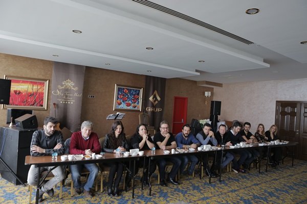 Ünlü Yönetmen Bu Yılın En iddialı Komedi Filmiyle Geliyor.