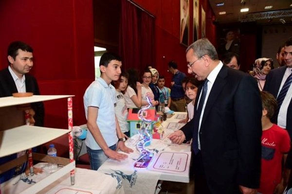 Sancaktepe`de Bilim Sergisi ve Bilim Şöleni yapıldı