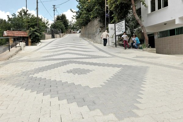 Beykoz?un Meydanlarında Yenileme Çalışmaları Başladı 