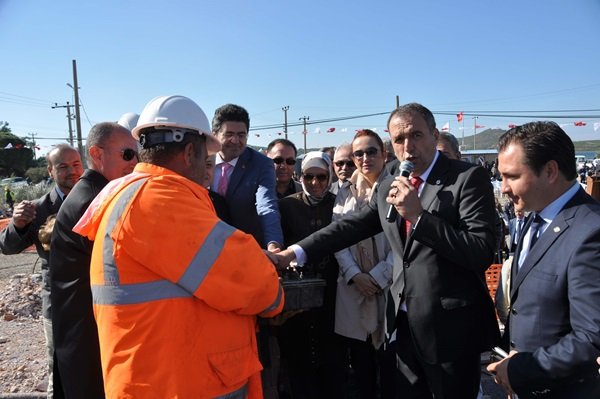 AYVALIK KÜLTÜR MERKEZİNİN TEMELİ DÜZENLENEN TÖRENLE ATILDI.