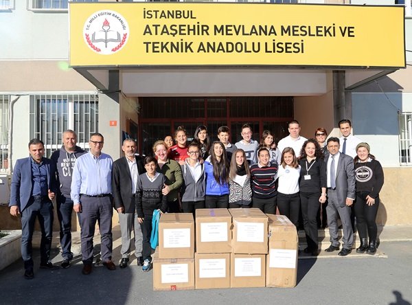 Ataşehir`de okullara spor malzemesi dağıtımı yapılıyor