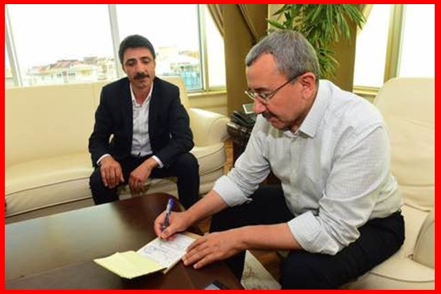 Başkan Erdem?in Kurban Bağışı Kızılay?a