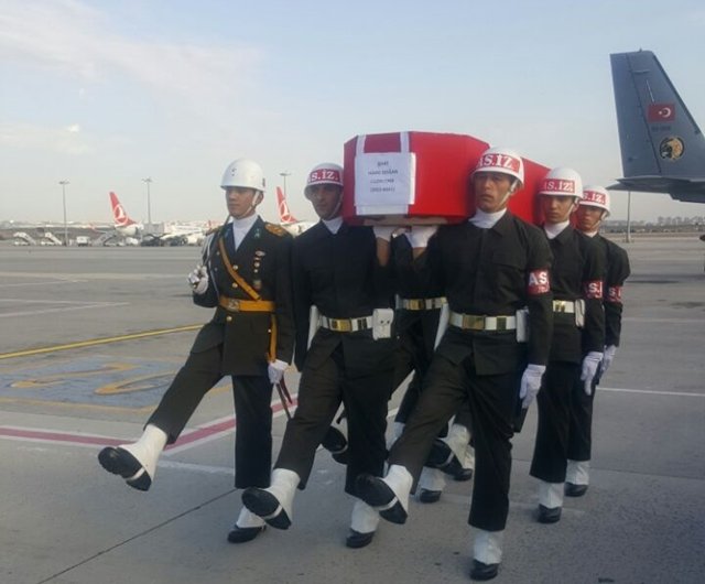 Sancaktepe Şehit Hakkı Doğan`ı son yolculuğuna uğurladı