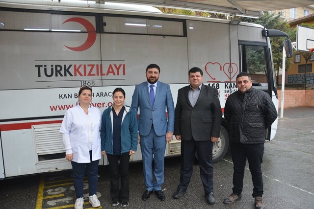 Sancaktepe Kızılay Kan Bağışı kampanyası düzenledi