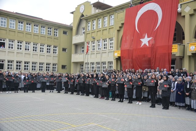 Samandıra Kız Anadolu İ.H.L., Şehitleri Anma programı düzenledi