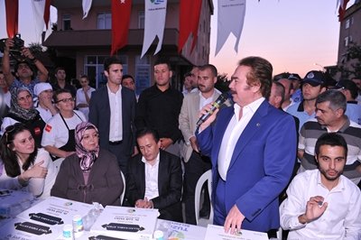 Gencebay, Tuzla`da Sokak İftarına Katıldı